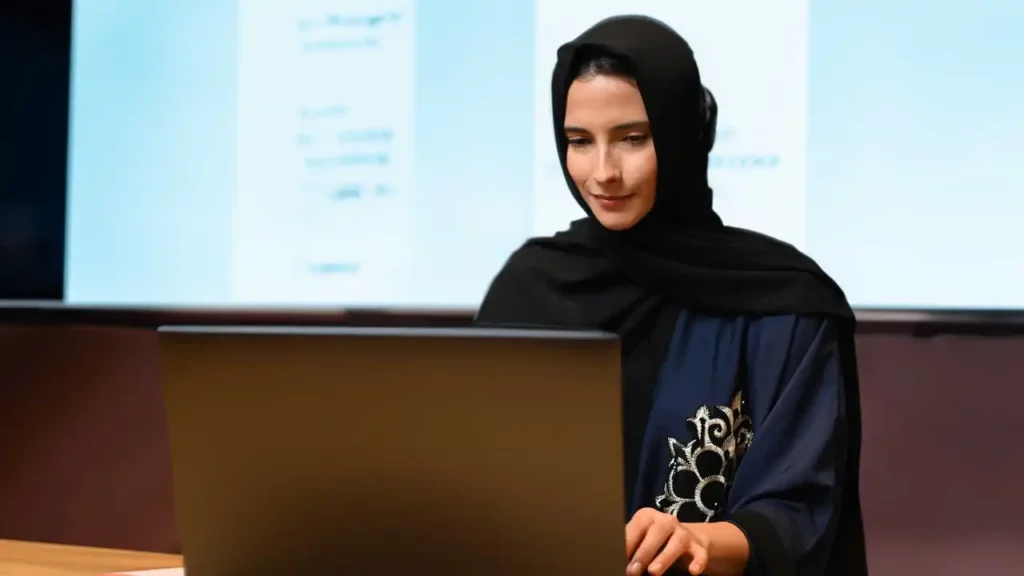 وزارة التربية والتعليم تعتمد التعلم عن بعد تزامناً مع انطلاق الفصل الثالث